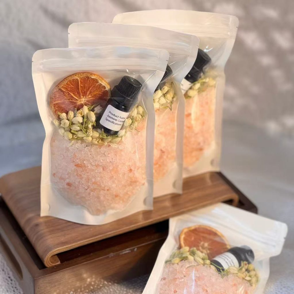 White kraft Himalayan Bath Soak Pouch packaging by Brinelume